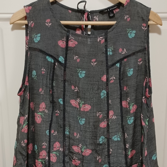 🌹Zac & Rachel floral peplum sleeveless blouse🌹 - Picture 2 of 7